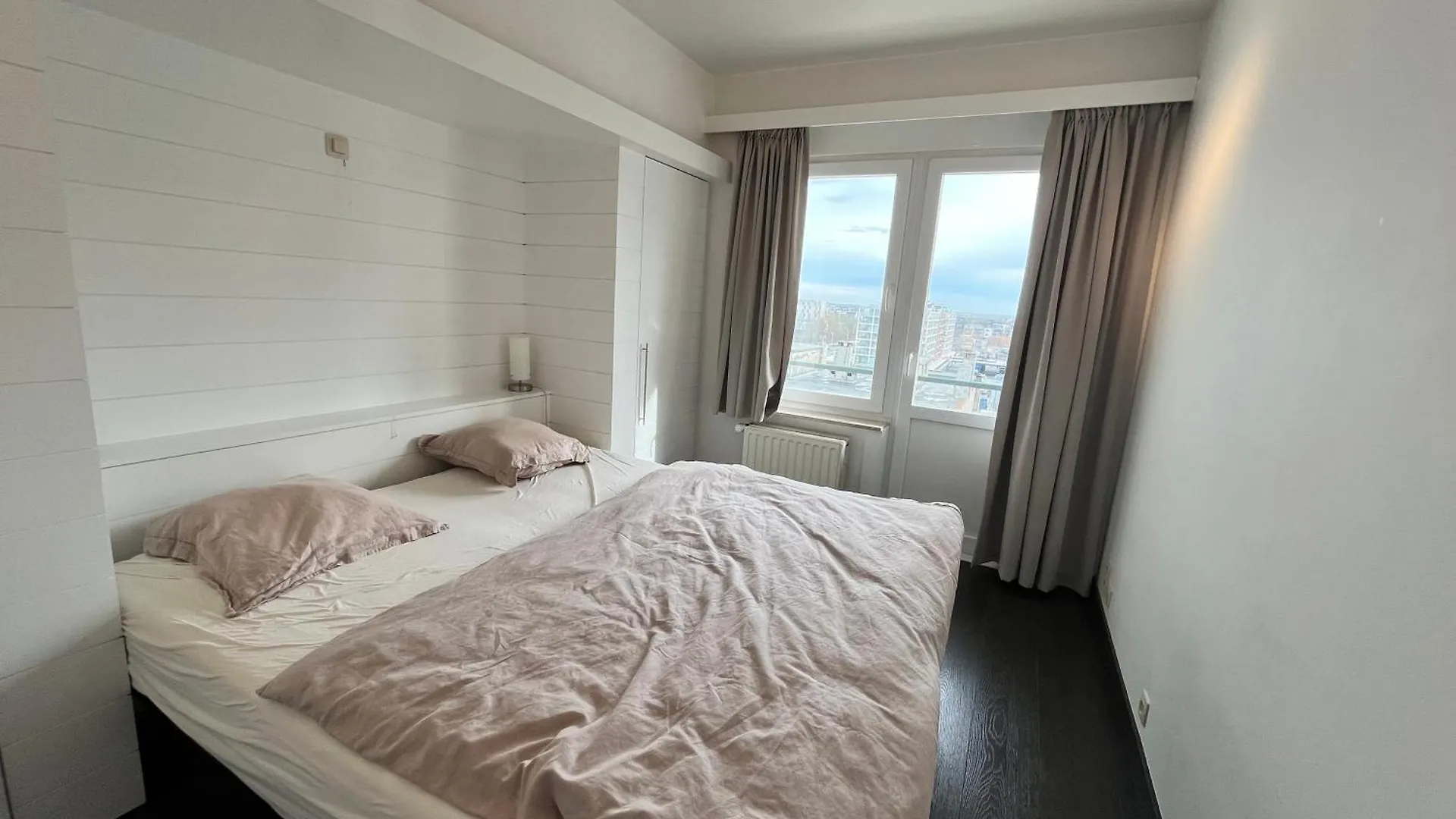 Cozy 3-Bedroom Apartment On The Seafront Of Ostend T60