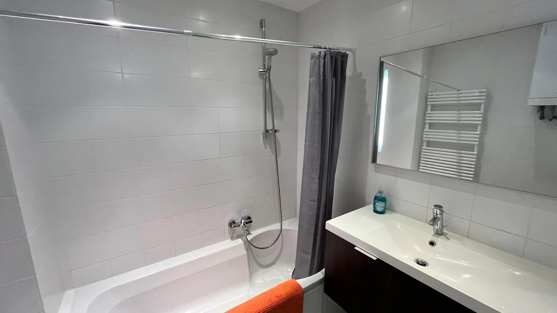 Cozy 3-Bedroom Apartment On The Seafront Of Ostend T60