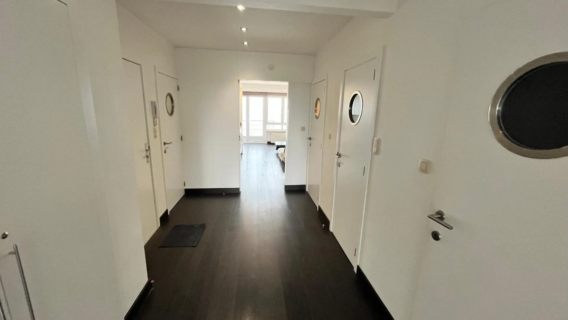 Cozy 3-Bedroom Apartment On The Seafront Of Ostend T60