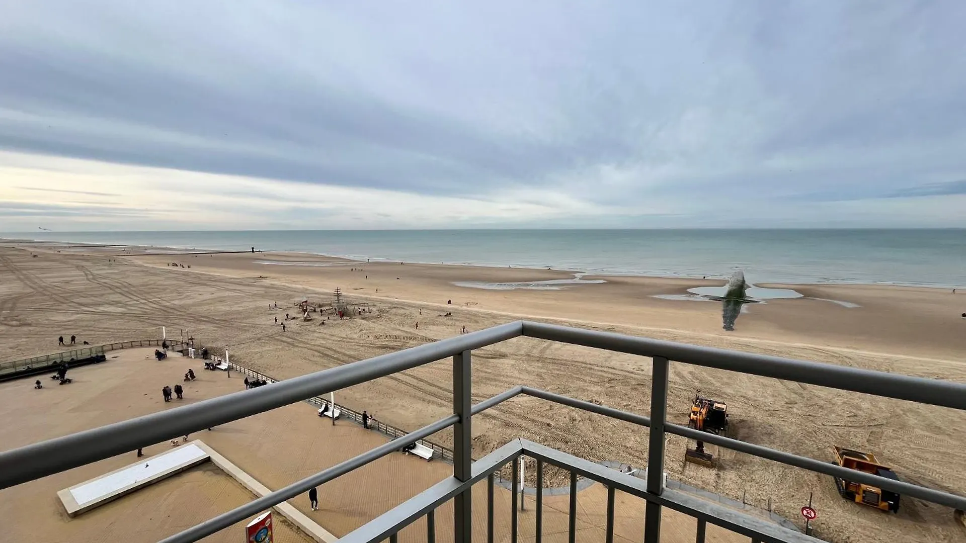 Cozy 3-Bedroom Apartment On The Seafront Of Ostend T60 Belgium